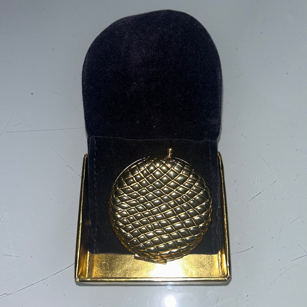 ESTĒE LAUDER GOLDEN LIZARD COMPACT